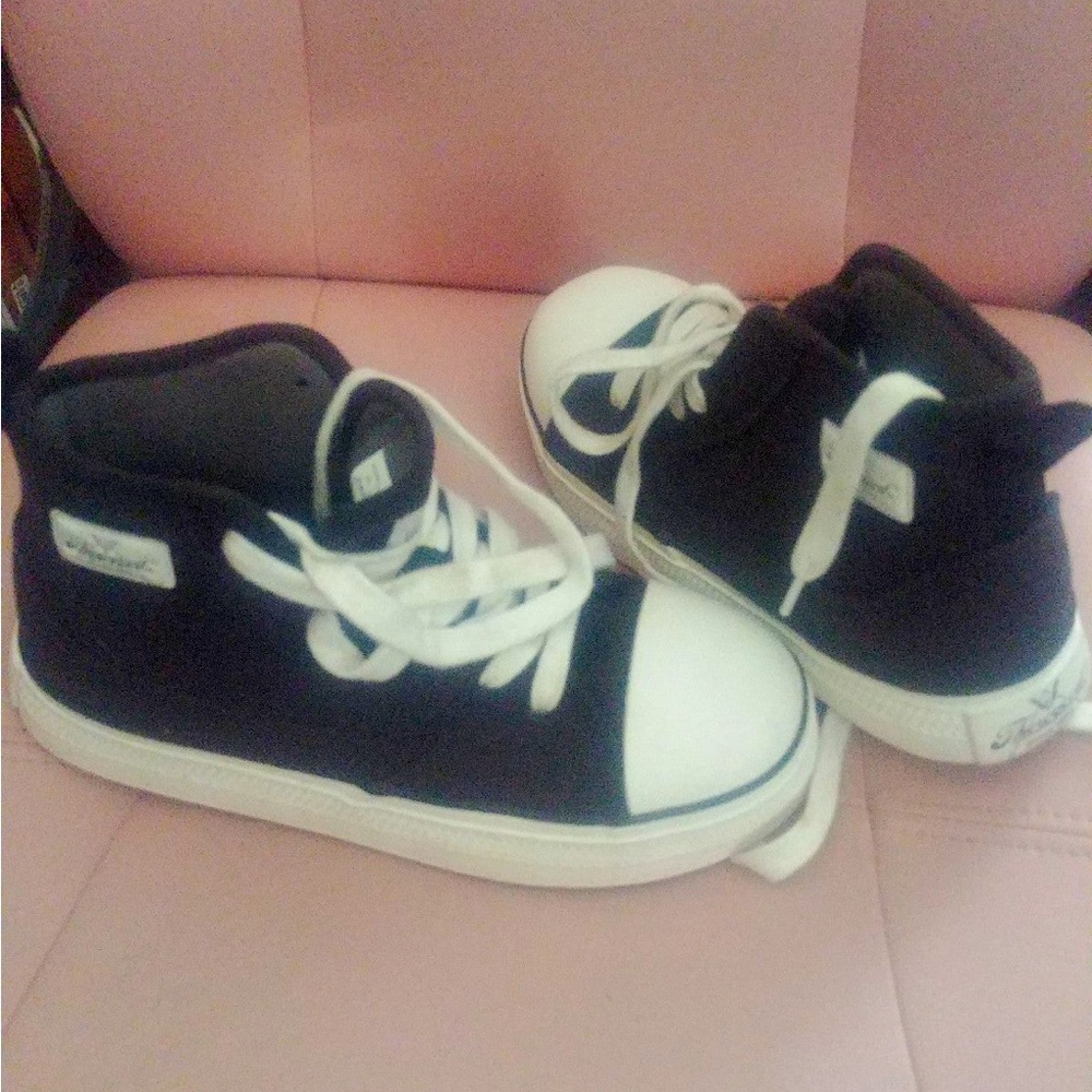 Thorogood size 8